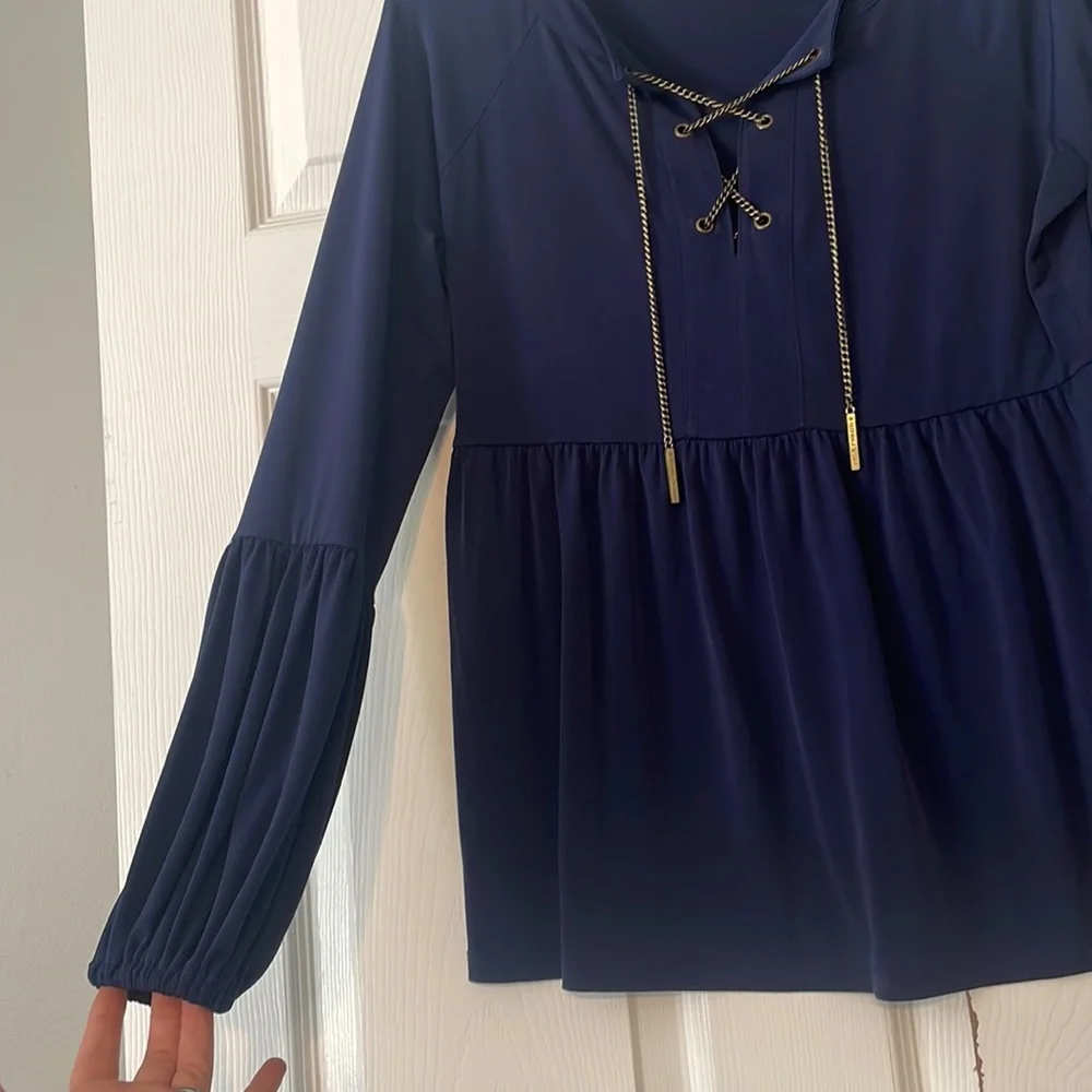 Michael Kors babydoll top with chain - Picture 4 of 6